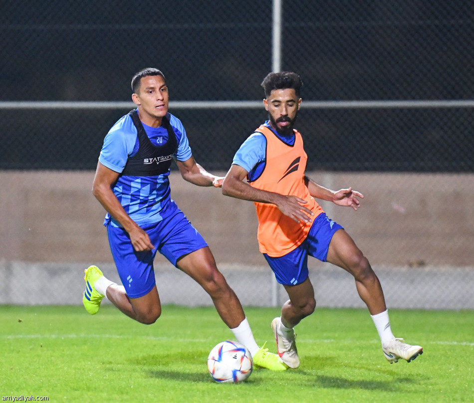 «عضلة الفخذ» تبعد بوحيمد عن تدريبات الفتح