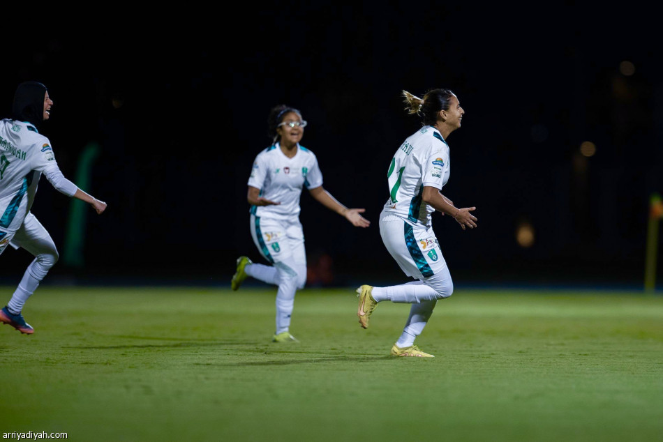 ممتاز السيدات.. الهلال يكتسح الأهلي.. ويؤجل حسم اللقب