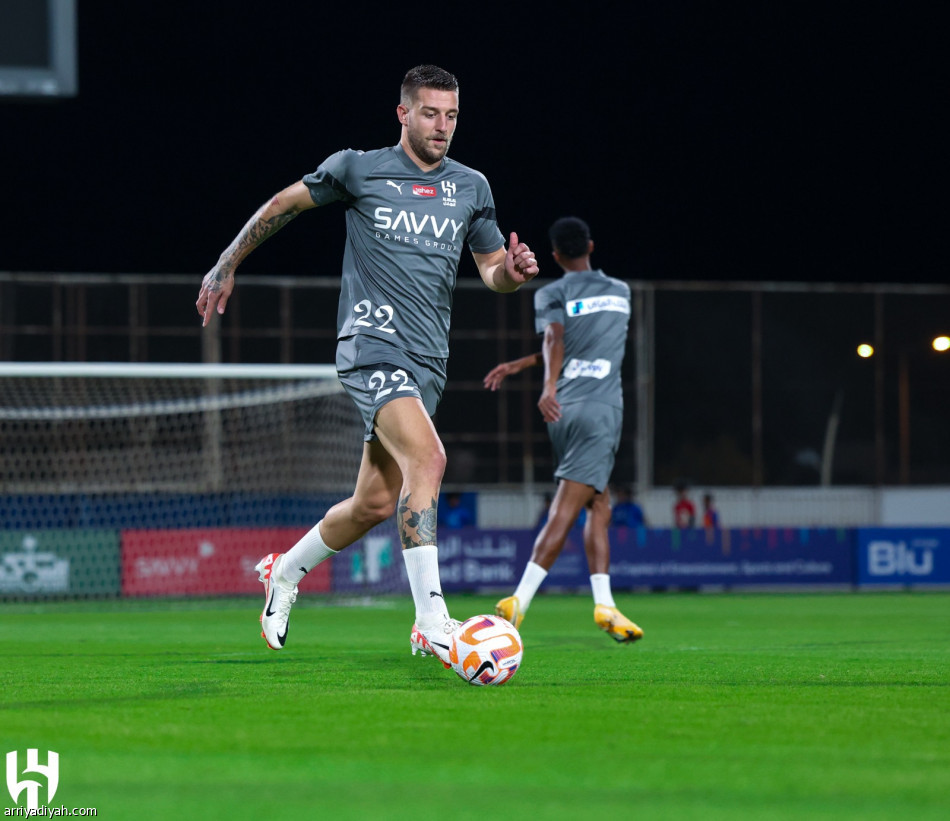 الهلال يبدأ تحضيرات ضمك.. ويطير غدا