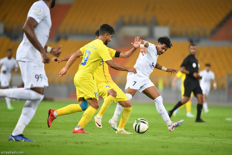دوري يلو.. العين يحبط جدة بـ10 لاعبين