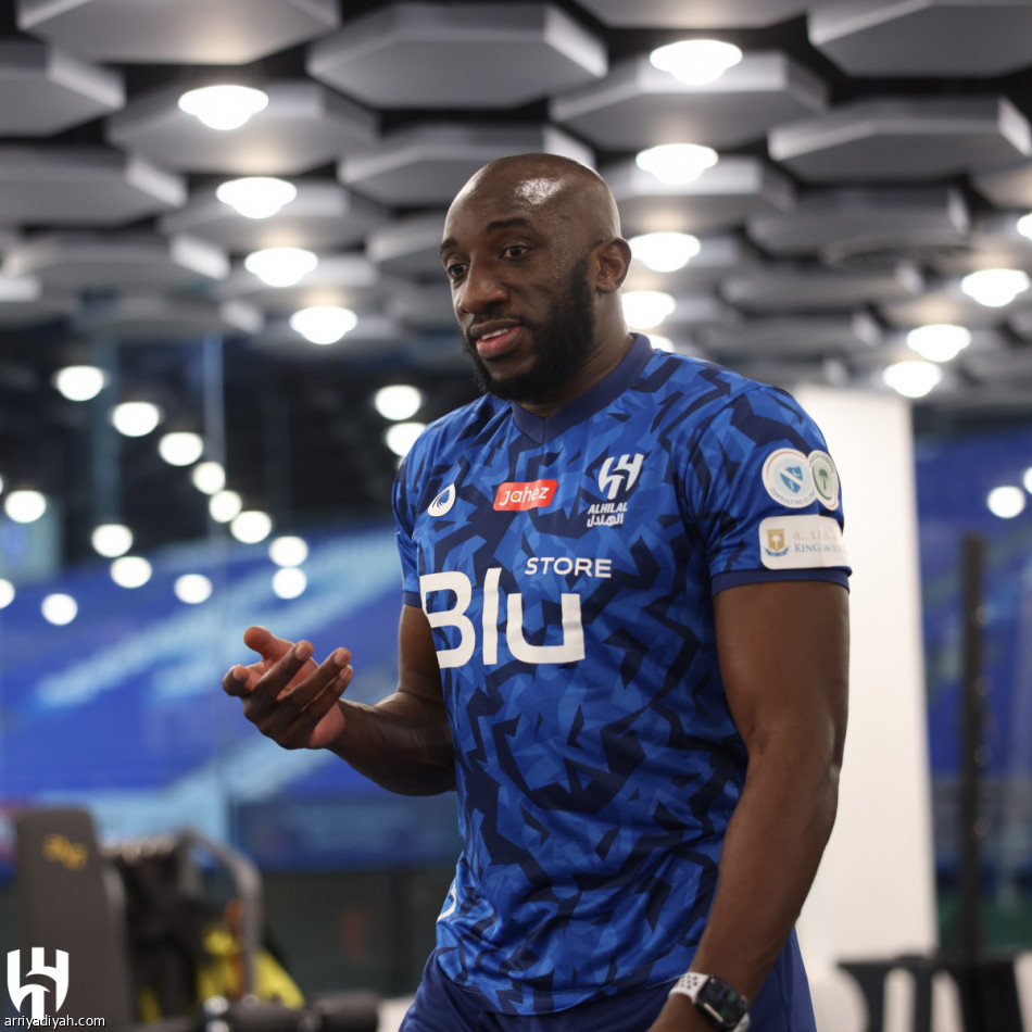 الهلال يعود بمناورة فنية