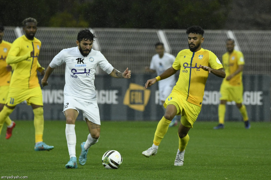 بثنائية.. الأخدود يزيد من معاناة العين