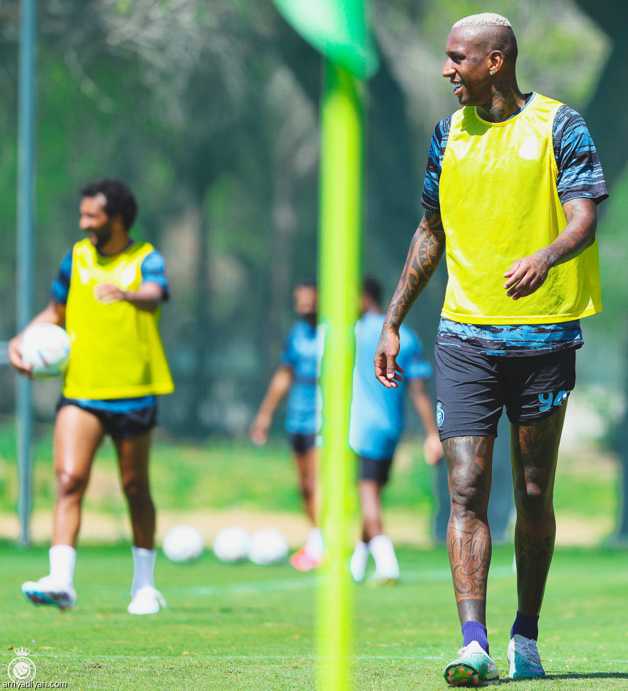 العقيدي يلتحق بالنصر في البرتغال