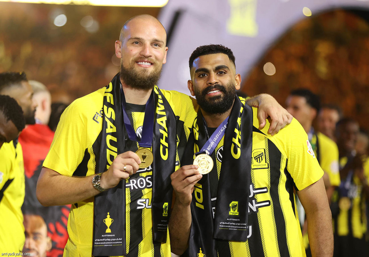 الاتحاد يتوشح الذهب