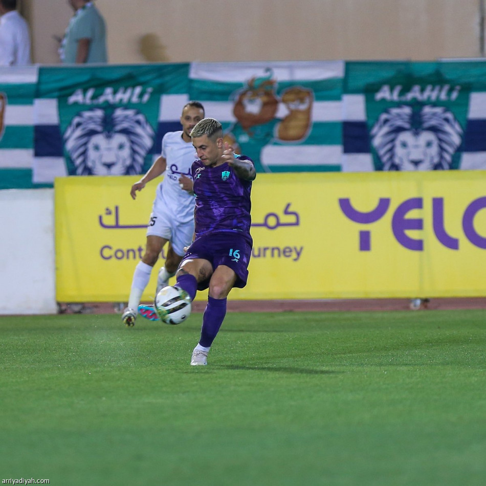 ثلاثية الساحل تقرب الأهلي من «روشن»