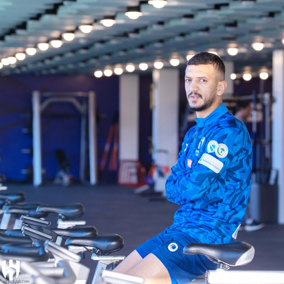 بالحديد والمسبح..
خيسوس يريح الهلاليين