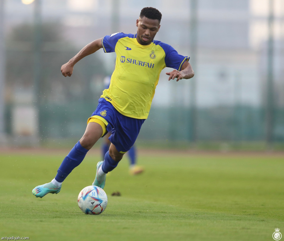 النصر يكسب الفتح بـ«تشكيلتين»