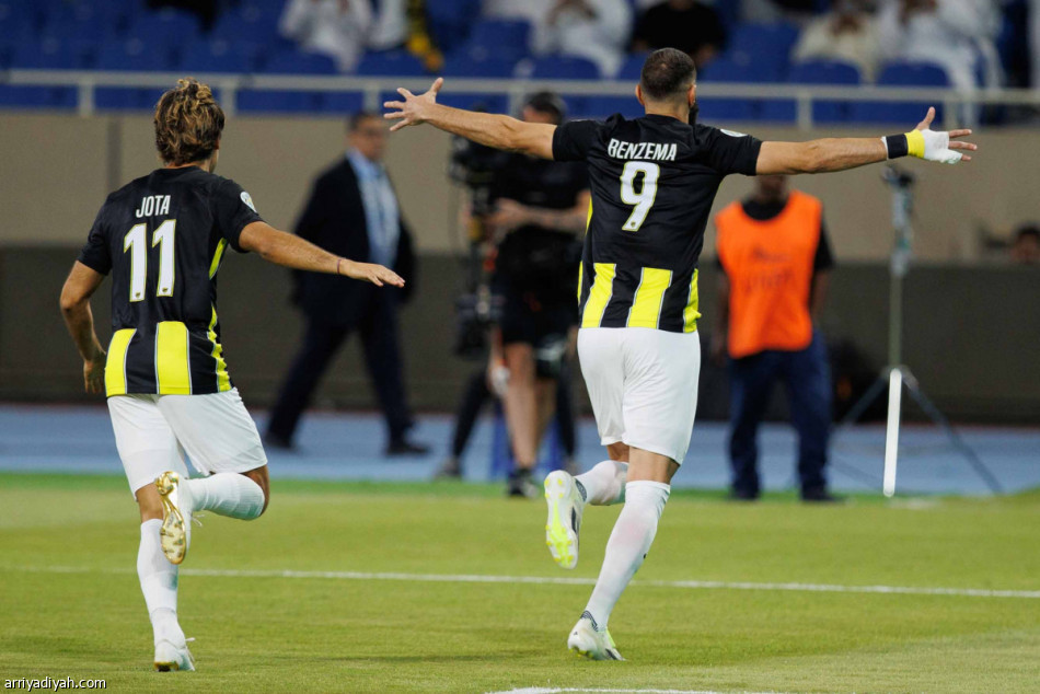 الاتحاد يتصدر.. ويضرب موعدا مع الهلال