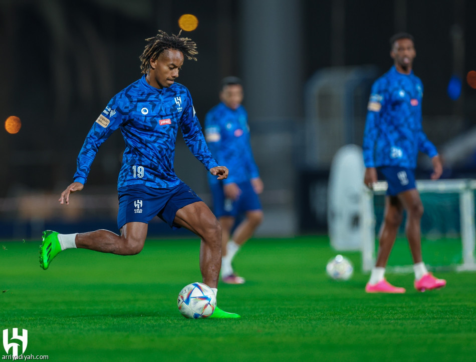 الهلال.. دياز يفرض «العرضيات»
