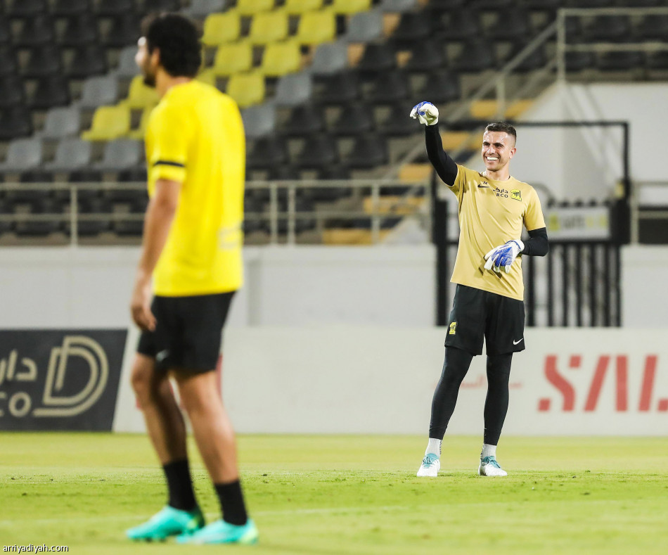 سانتو
يقرأ الهلال