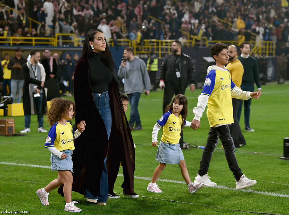 العالم يتفرّج..
كريس في النصر