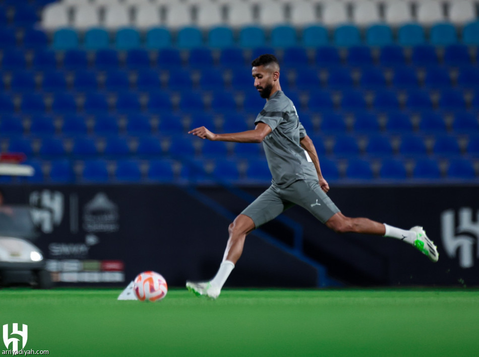 الهلال.. خيسوس يناور.. ونيفيز يشارك