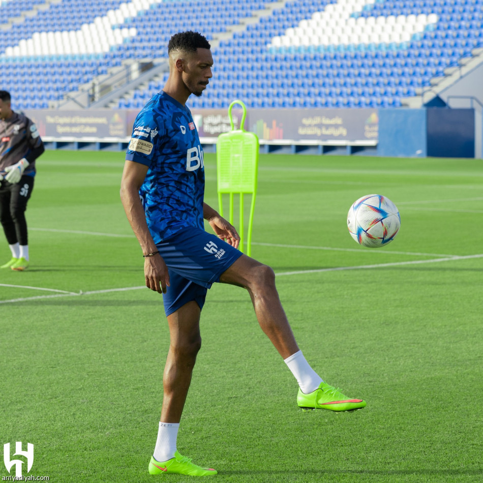 الهلال.. إيميليانو يختبر التسديد قبل ضمك