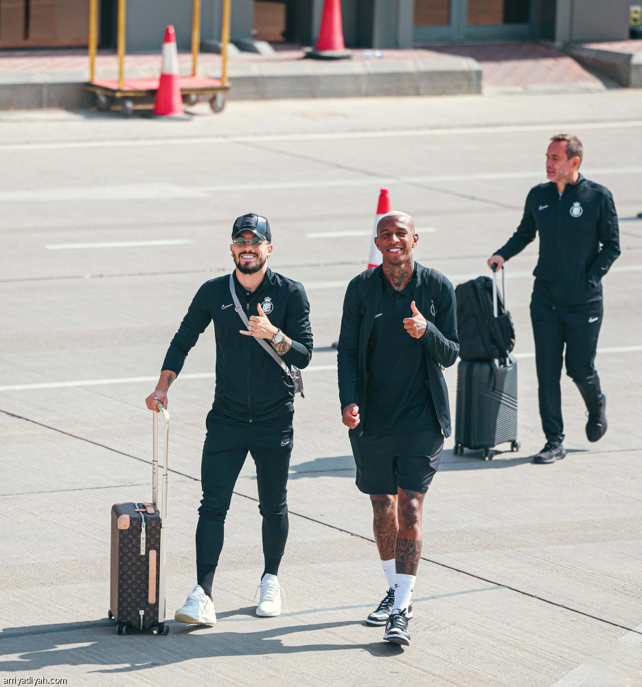 كاسترو.. 
يفاضل بين فوفانا وتيليس