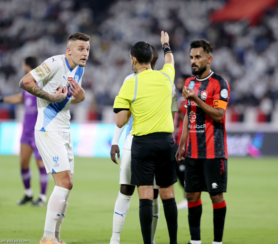 الرباعية والفوز 13
يستأنفان الاكتساح الأزرق