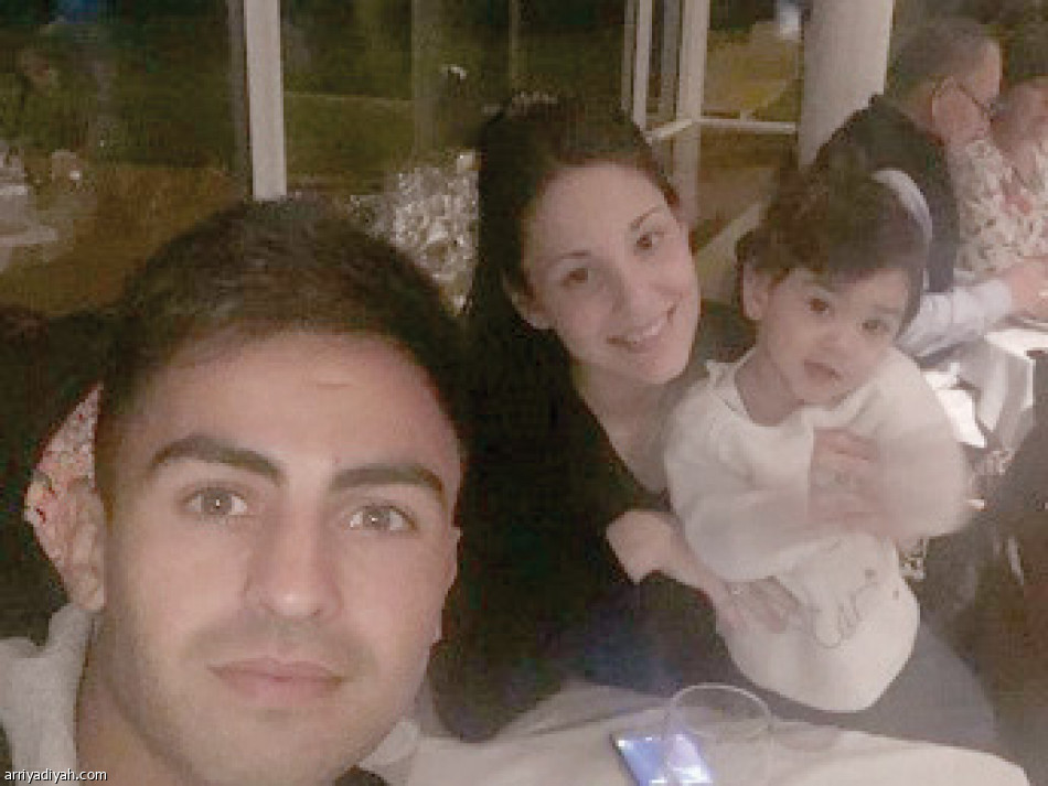 مارتينيز.. 
عاشق السيلفي