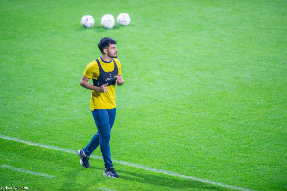 التعاون يفتح ملف الوحدة