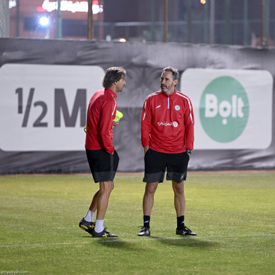 الشباب.. جونيور يواصل الإنفرادي