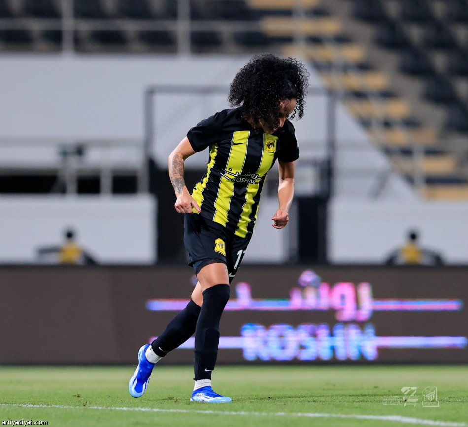 ممتاز السيدات.. الاتحاد يطارد صدارة النصر بثنائية الرياض