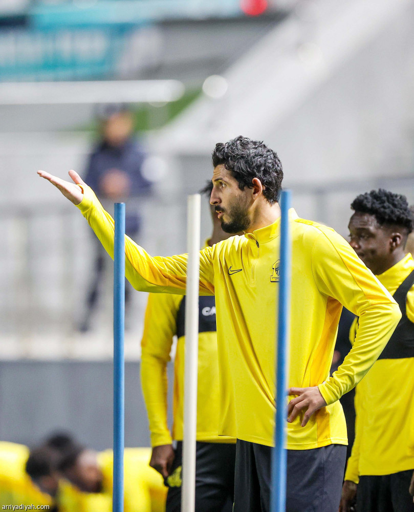 آسيويّا.. 
الاتحاد على خطى سانتو