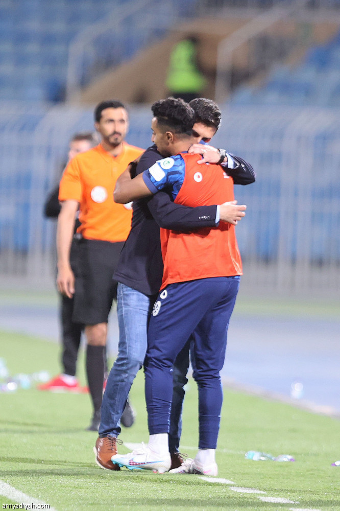 بقيادة إيمليانو.. الهلال يضرب الاتفاق