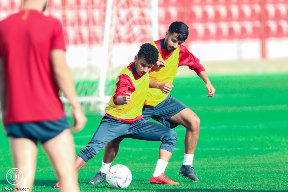 كونترا يبدأ مهمة ضمك باجتماع