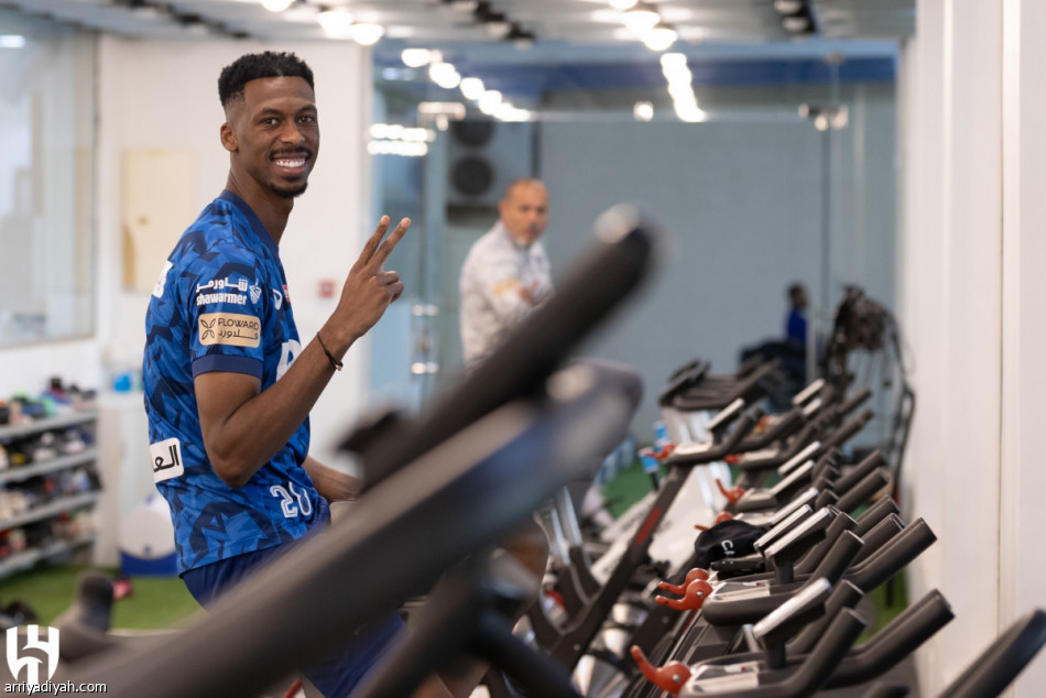 الهلال.. الشهراني يظهر بـ«القناع»