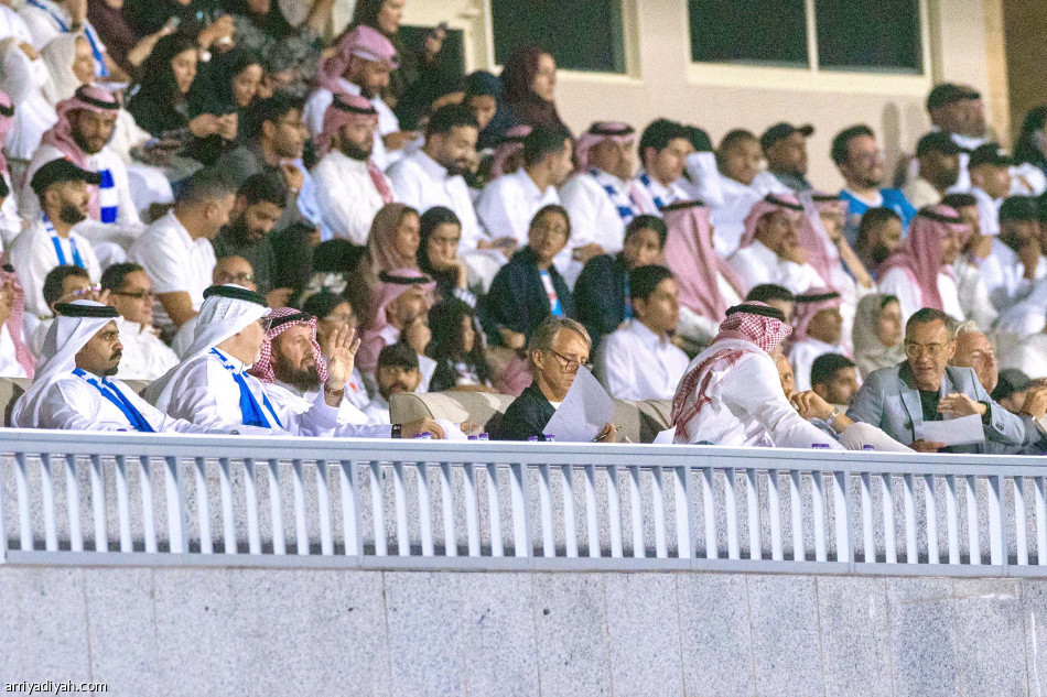 26% انتصارات
الأزرق بثنائية