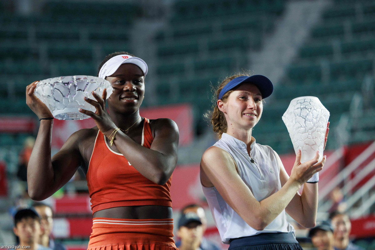 ظهور أول ولقب