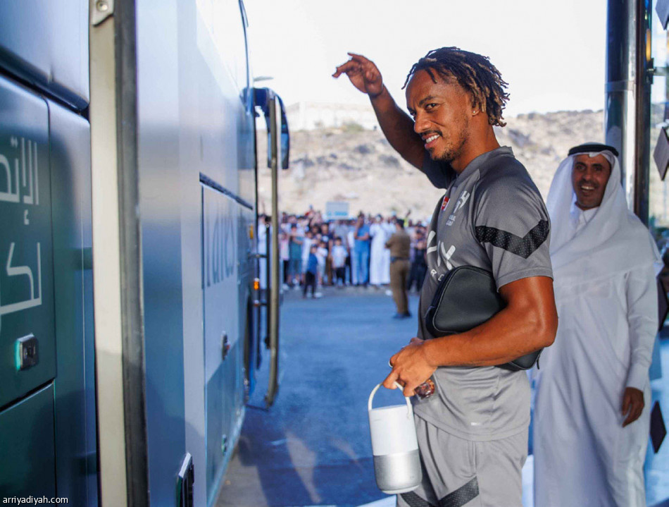 الهلال والنصر..
الفارق 15 دقيقة