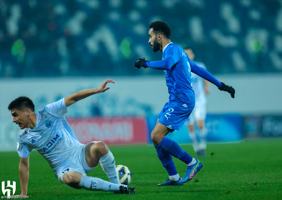 الهلال يكسر صمود نافباخور.. ويتأهل