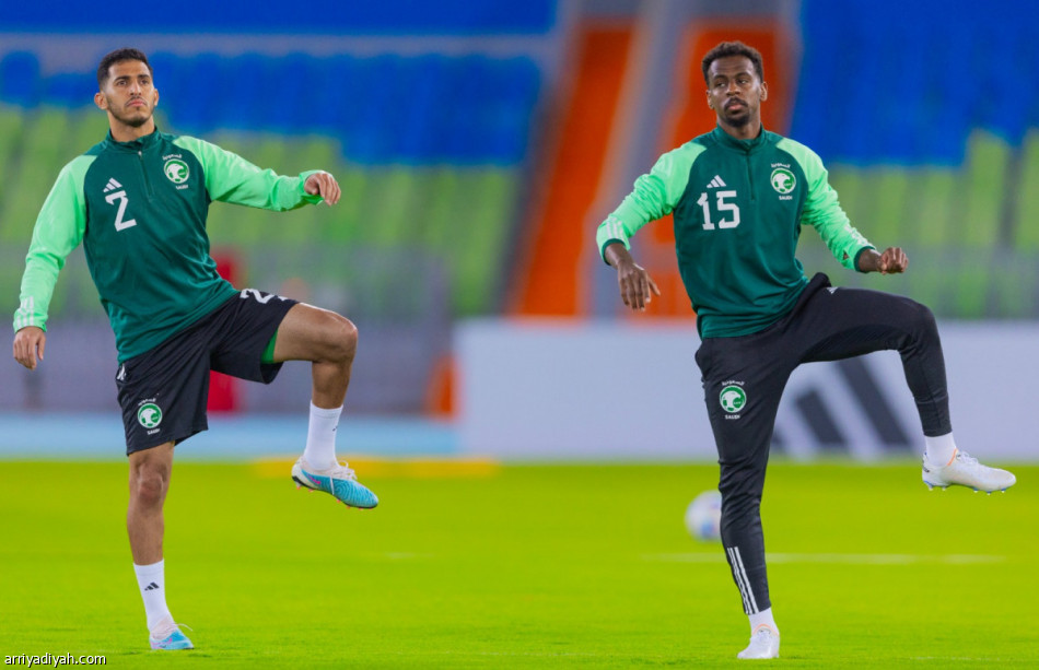 الأخضر يرفع تحضيرات تجربة فنزويلا